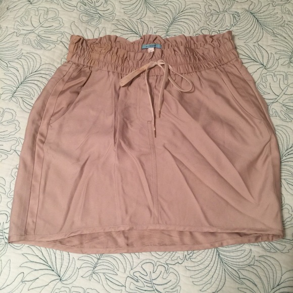 Anthropologie Dresses & Skirts - Anthropologie Leifnotes Beige Drawstring Skirt